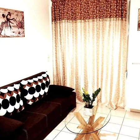 Herbs-home 45sqm, Private Garage شقة